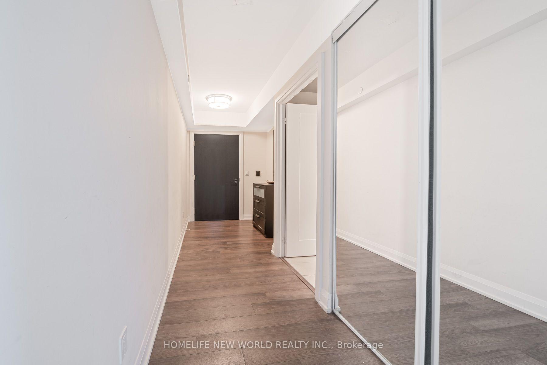 Photo 6 of Unit 809, 18 Graydon Hall Drive, North York, Parkwoods-Donalda — HOMEH