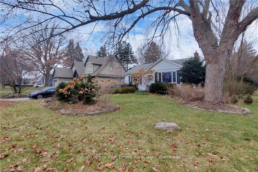 Photo 3 of Unit Basement, 925 Kingsway Drive, Burlington, LaSalle — HOMEH