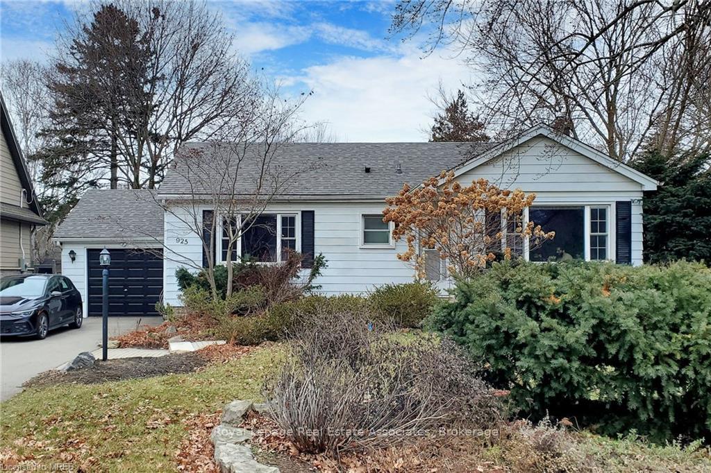 Photo 4 of Unit Basement, 925 Kingsway Drive, Burlington, LaSalle — HOMEH