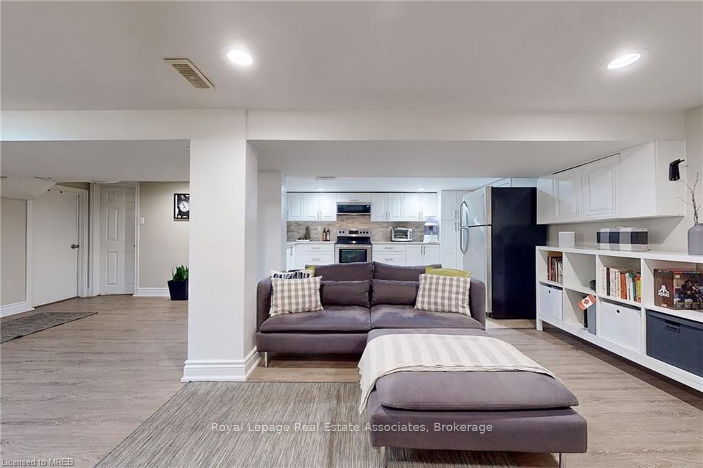 Photo 10 of Unit Basement, 925 Kingsway Drive, Burlington, LaSalle — HOMEH
