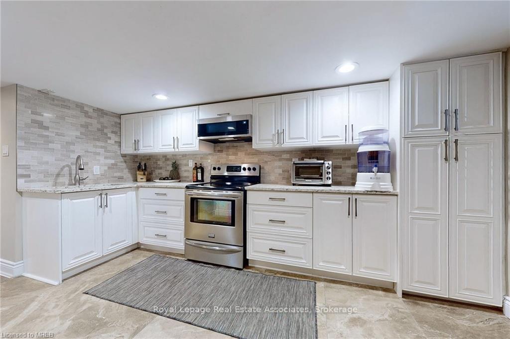 Photo 13 of Unit Basement, 925 Kingsway Drive, Burlington, LaSalle — HOMEH