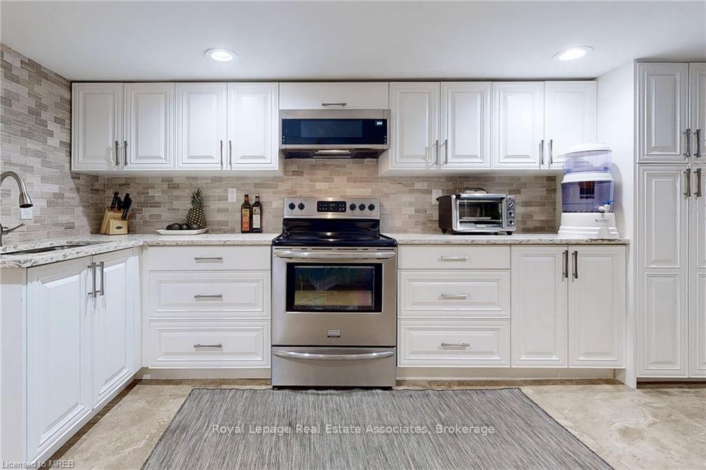 Photo 14 of Unit Basement, 925 Kingsway Drive, Burlington, LaSalle — HOMEH