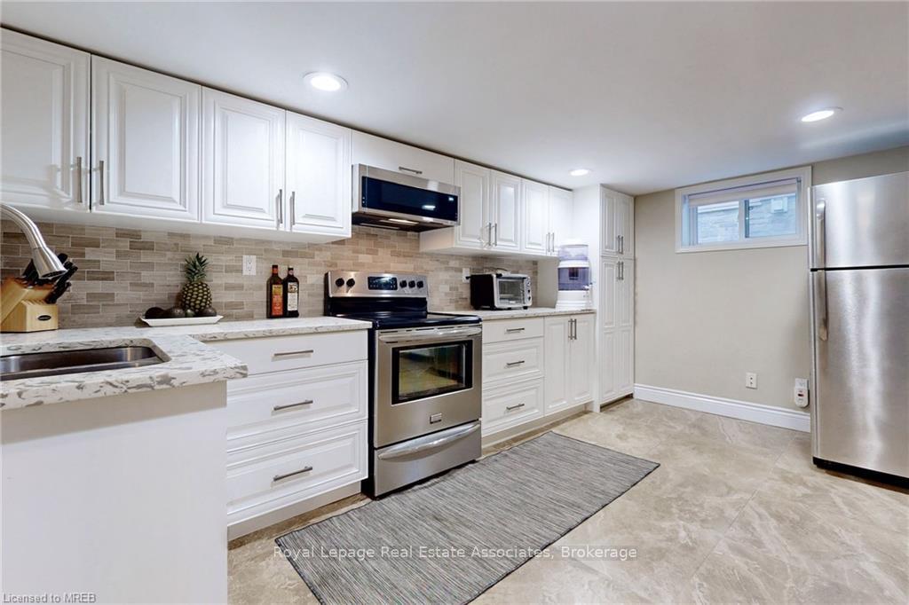 Photo 15 of Unit Basement, 925 Kingsway Drive, Burlington, LaSalle — HOMEH