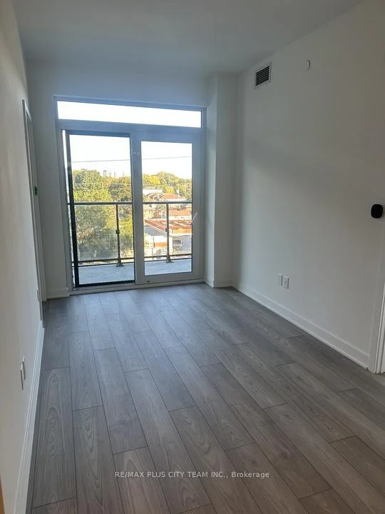 Photo 4 of Unit 302, 1007 The Queensway, Etobicoke, Islington-City Centre West — HOMEH