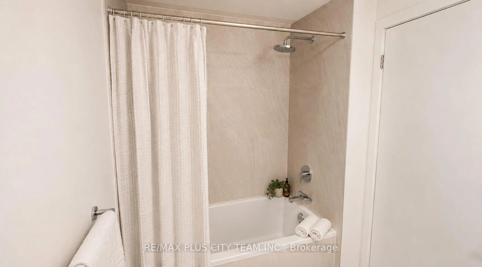Photo 34 of Unit 302, 1007 The Queensway, Etobicoke, Islington-City Centre West — HOMEH