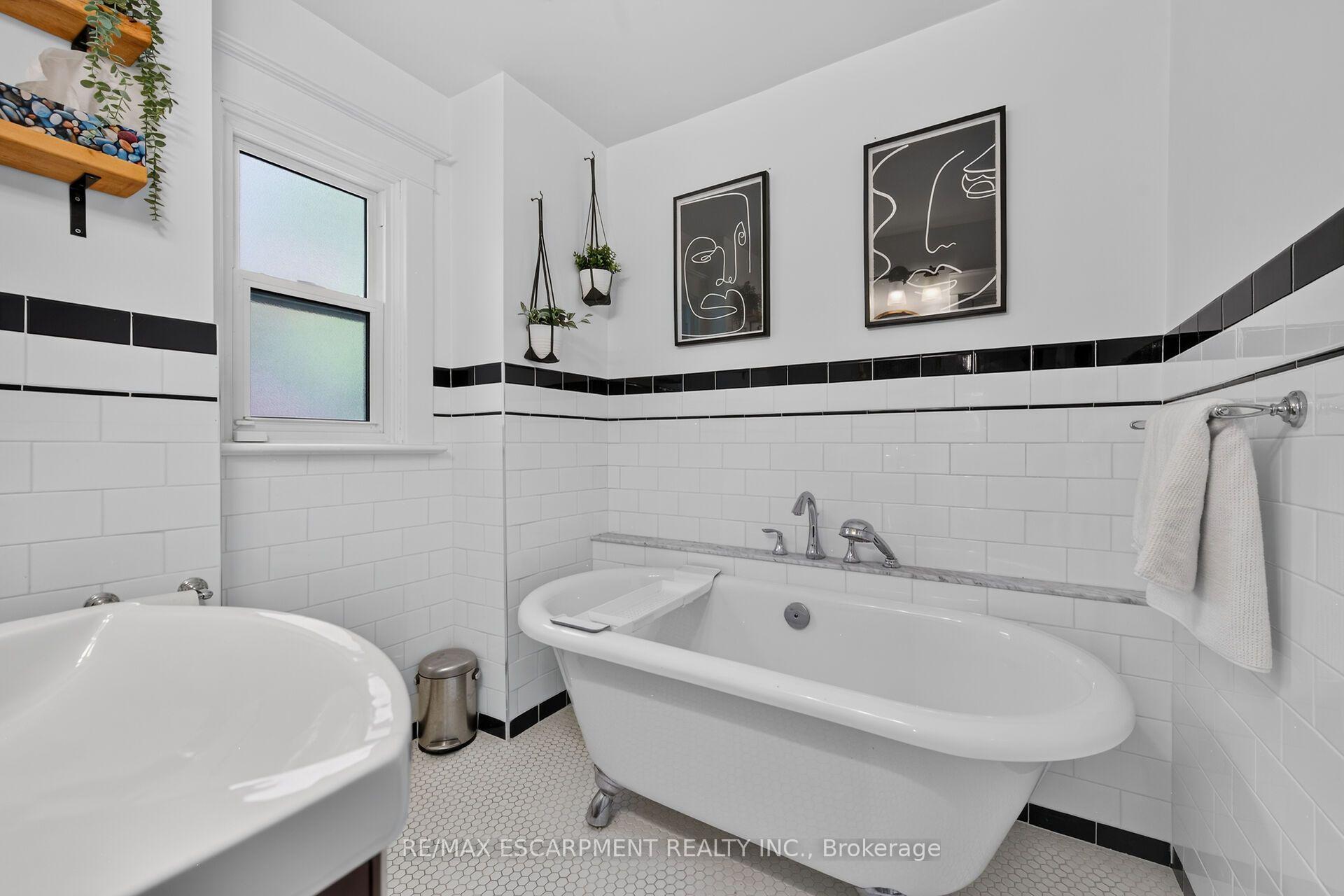 Photo 24 of 163 Hess Street S, Hamilton, Durand — HOMEH