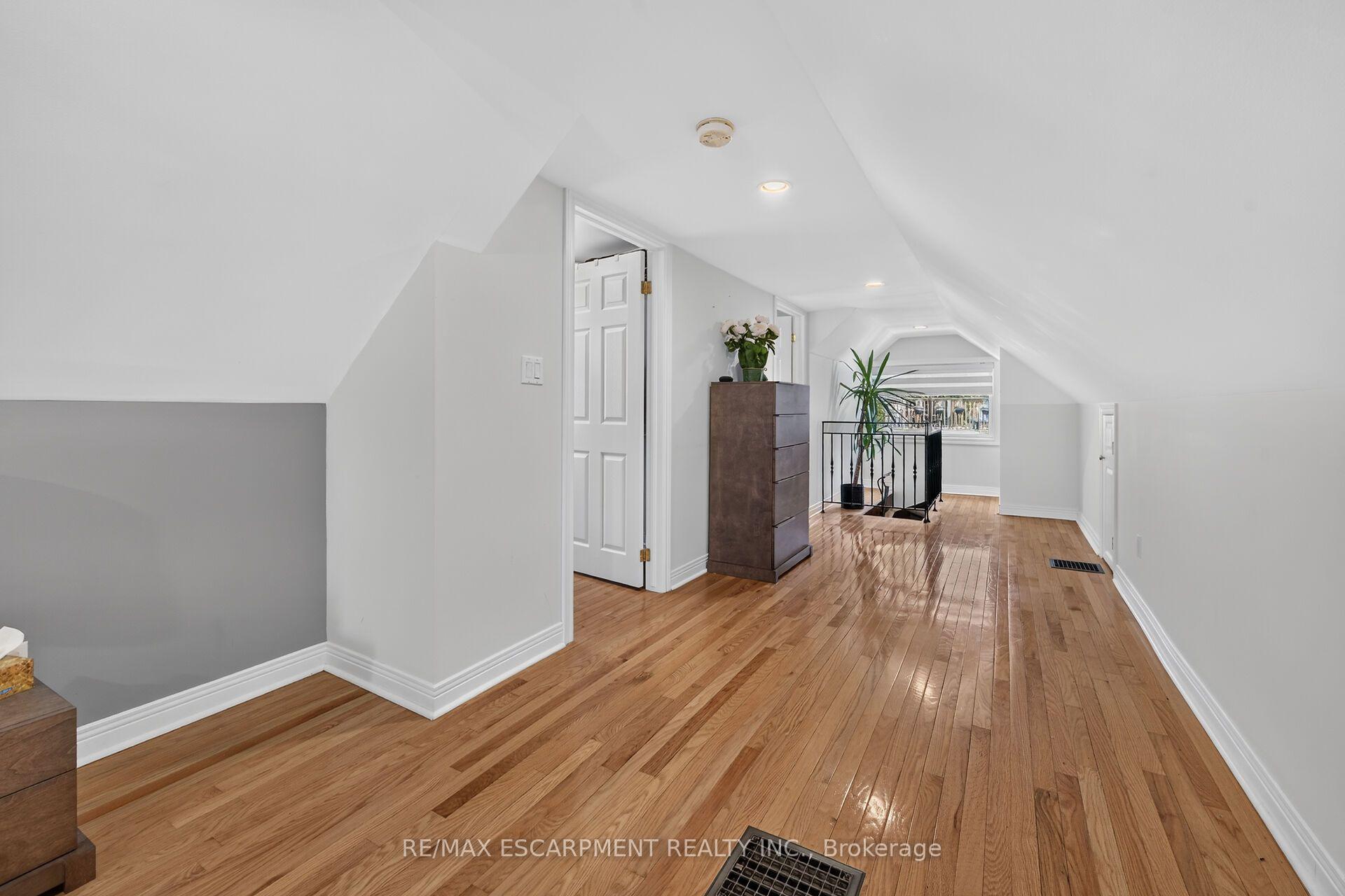 Photo 33 of 163 Hess Street S, Hamilton, Durand — HOMEH