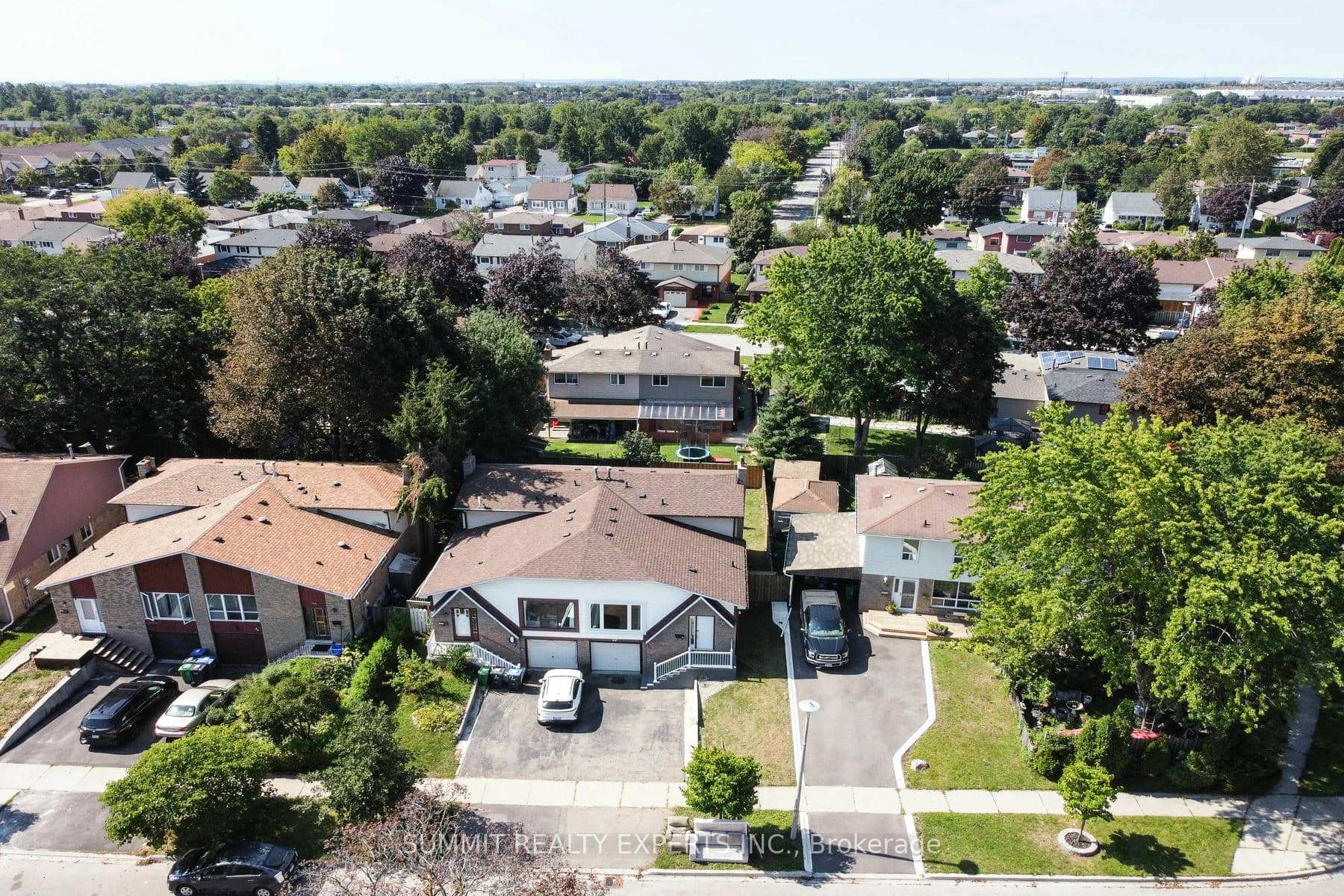Photo 5 of 44 Nancy Mccredie Drive, Brampton, Brampton West — HOMEH
