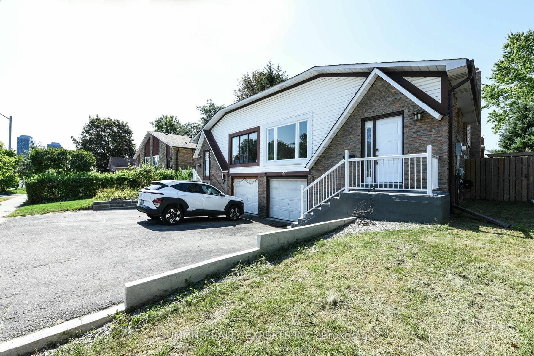 Photo 7 of 44 Nancy Mccredie Drive, Brampton, Brampton West — HOMEH