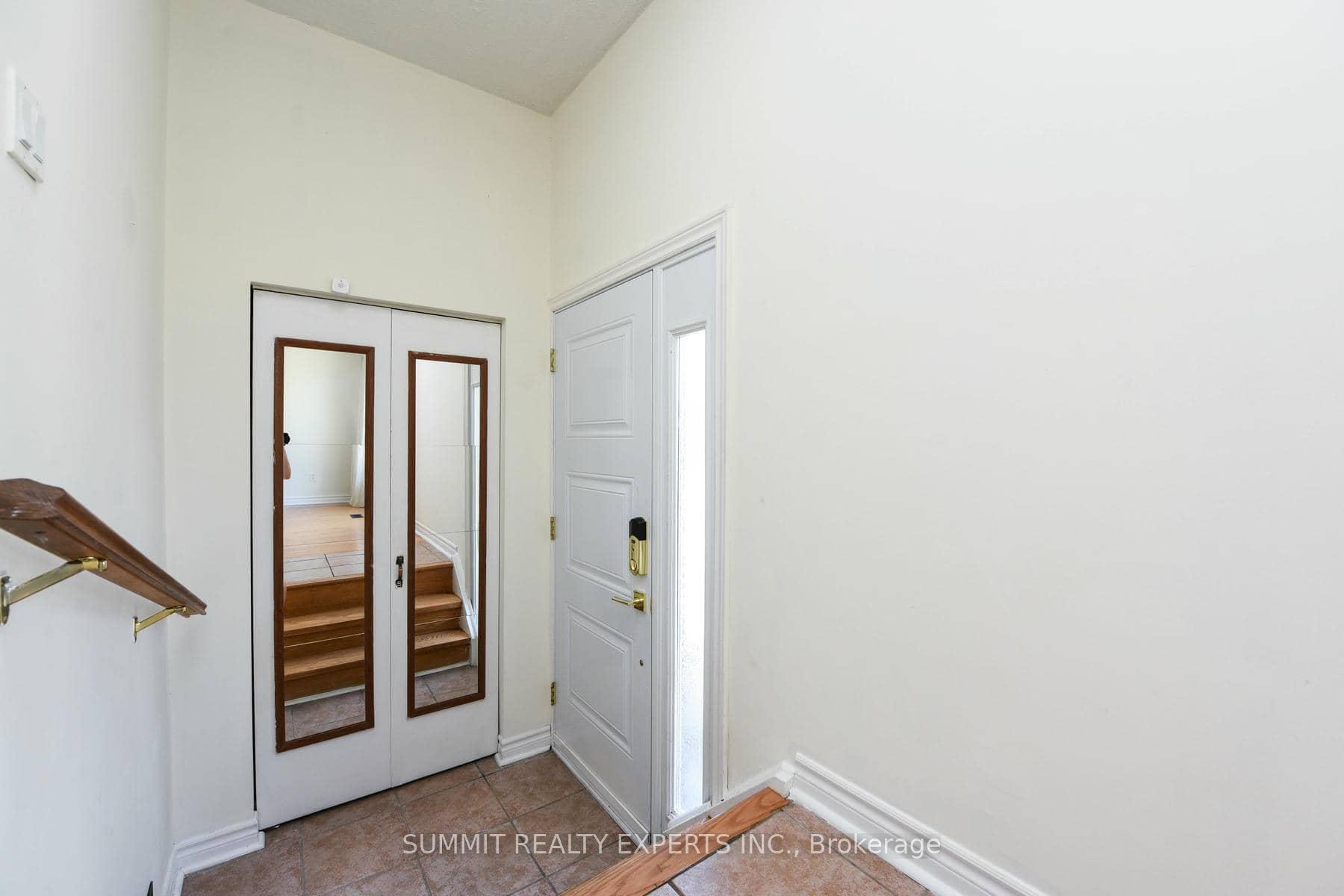 Photo 8 of 44 Nancy Mccredie Drive, Brampton, Brampton West — HOMEH