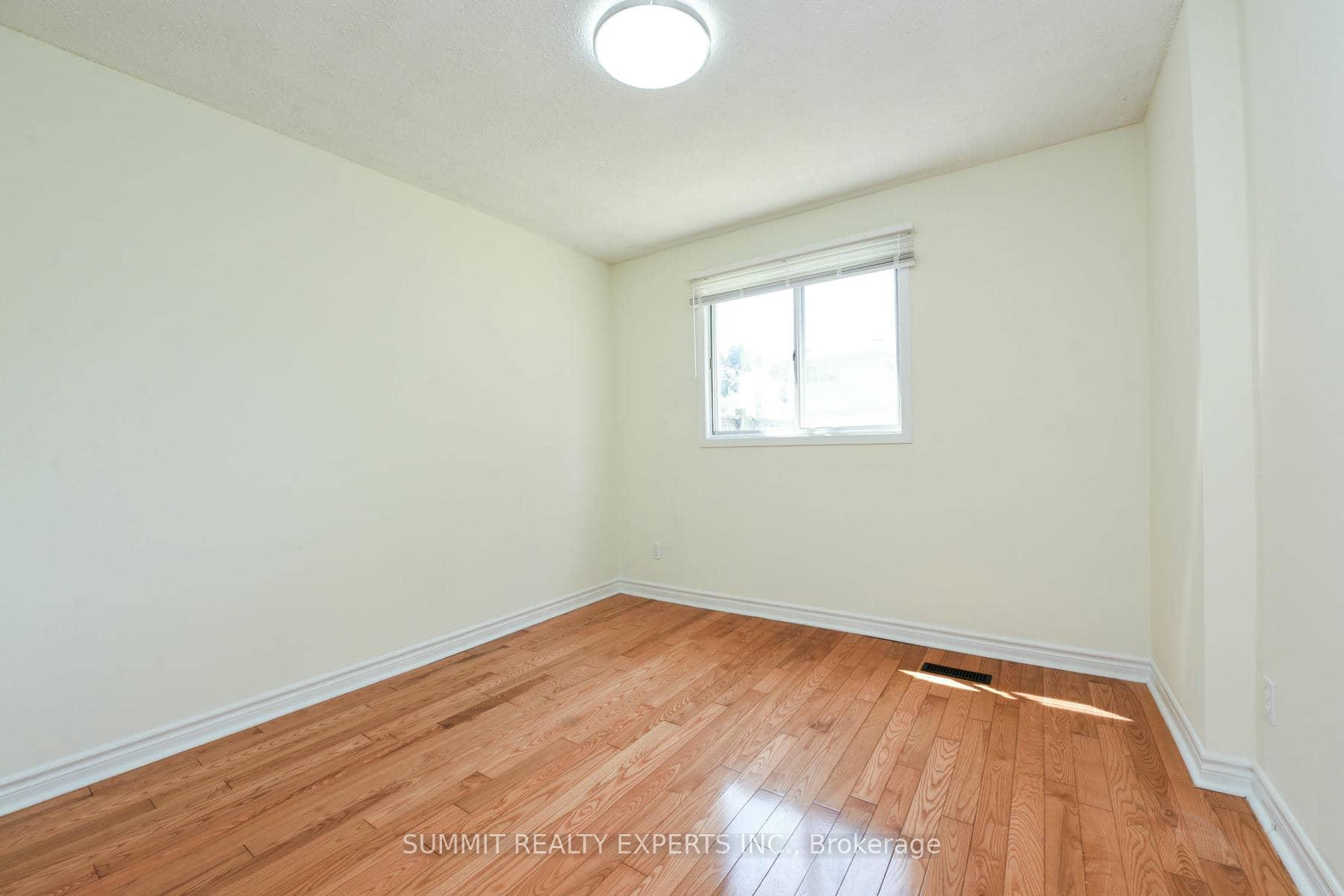 Photo 33 of 44 Nancy Mccredie Drive, Brampton, Brampton West — HOMEH