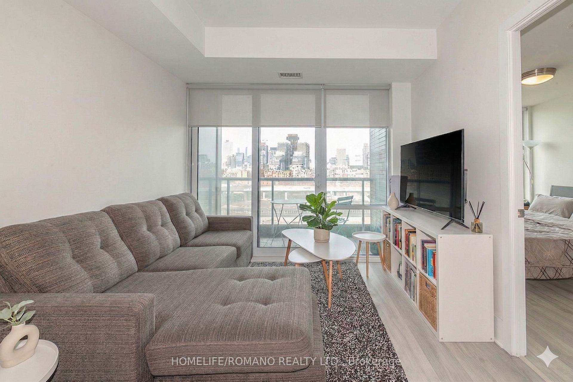 Photo 3 of Unit 823, 1 Edgewater Drive, Toronto, Waterfront Communities — HOMEH