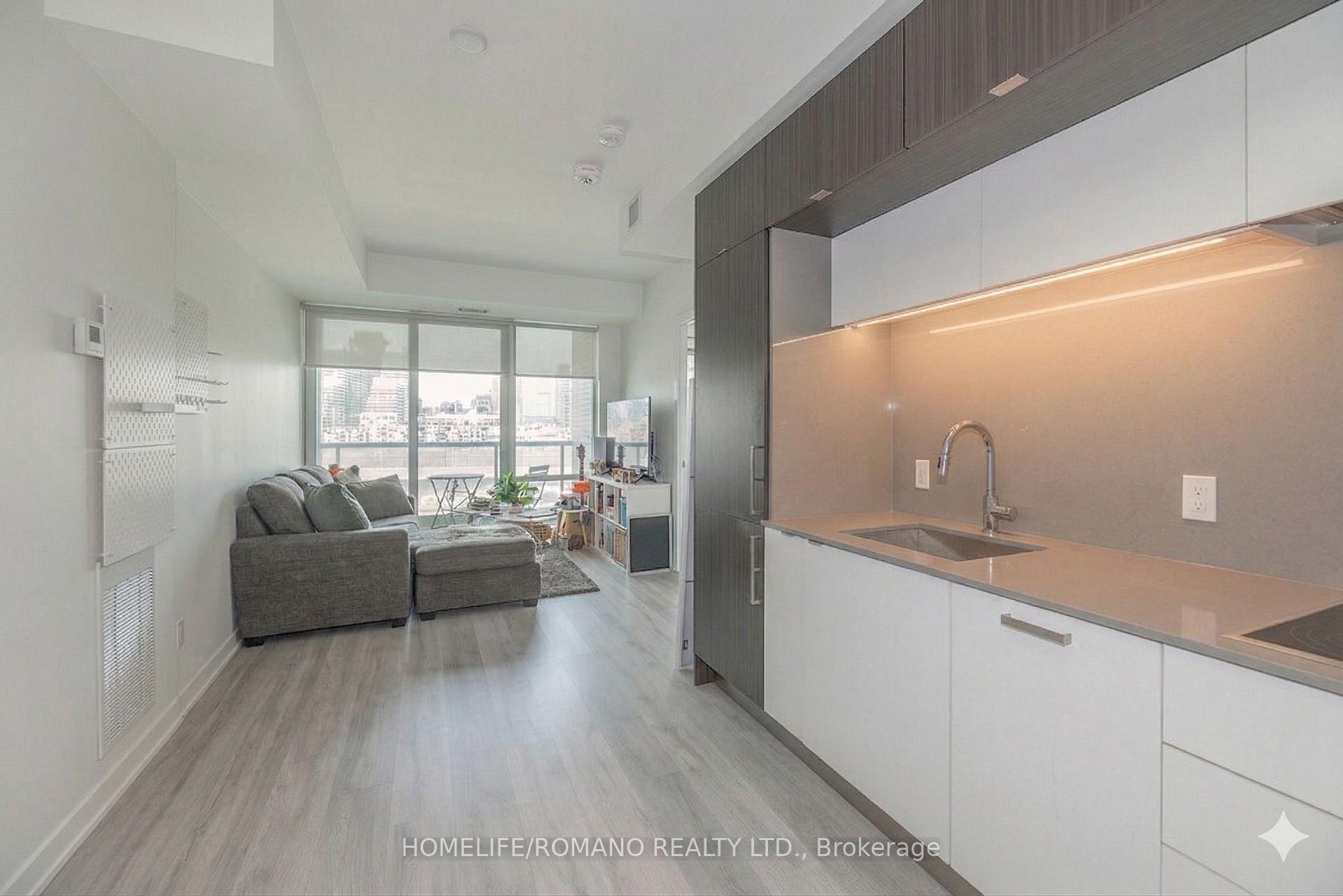 Photo 9 of Unit 823, 1 Edgewater Drive, Toronto, Waterfront Communities — HOMEH