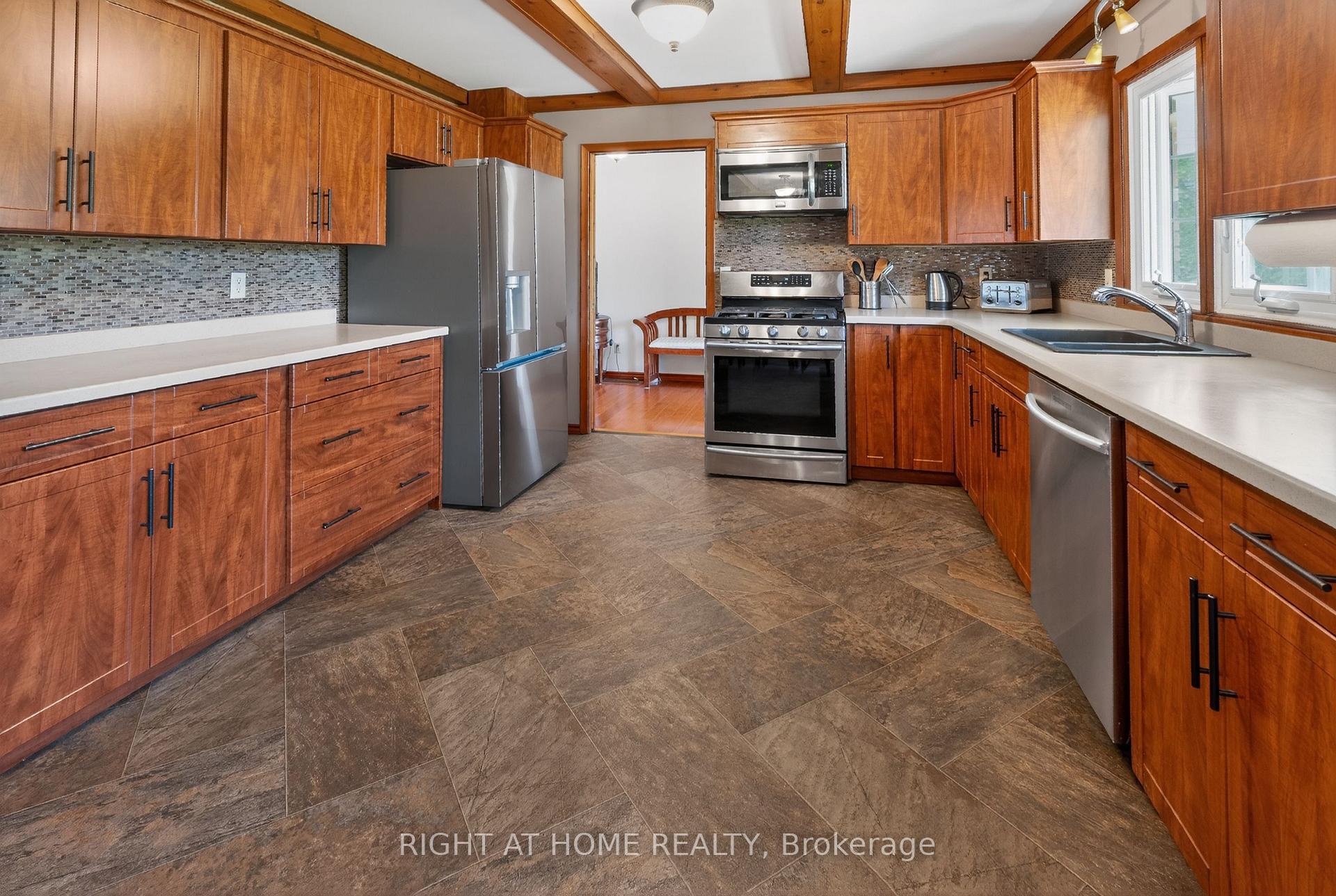 Photo 15 of 35868 Fingal Line, Southwold, Fingal — HOMEH