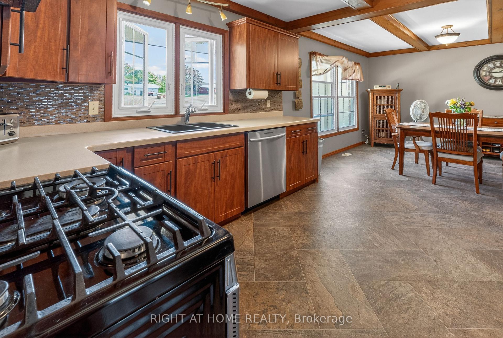Photo 16 of 35868 Fingal Line, Southwold, Fingal — HOMEH
