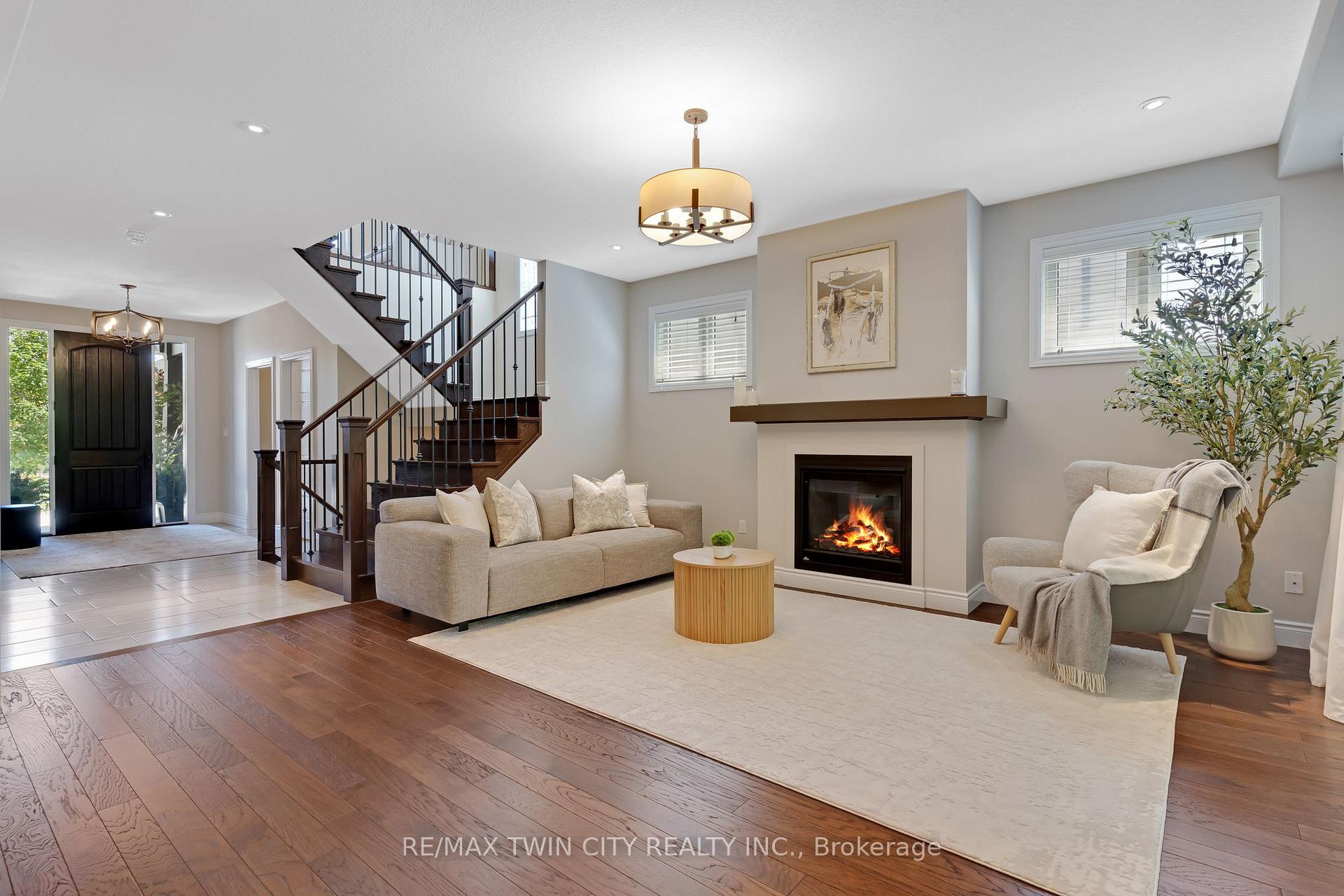 Photo 7 of 269 Carriage Way S, Waterloo, University Downs — HOMEH