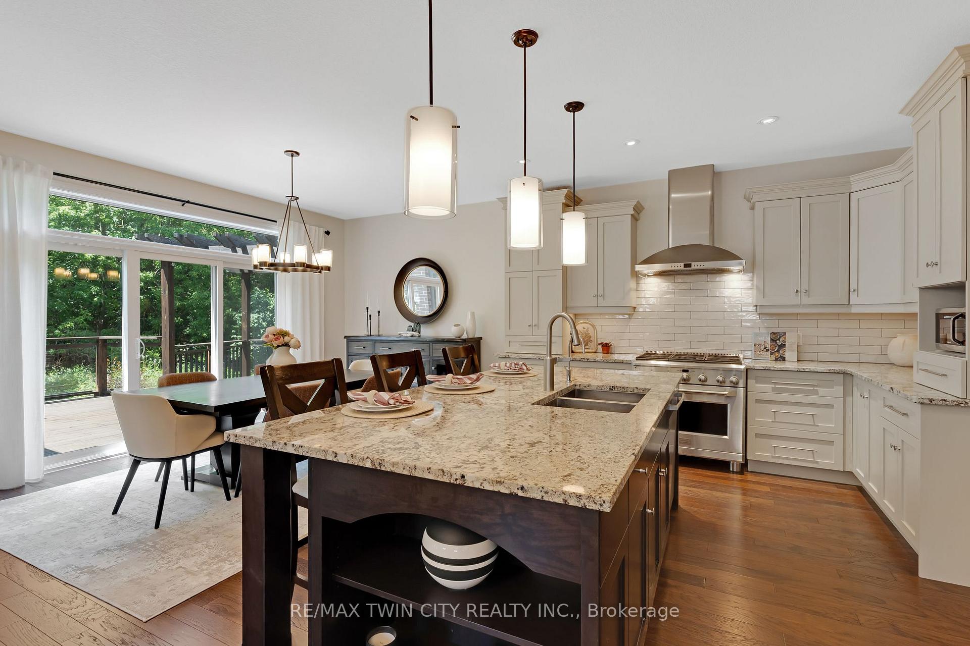 Photo 11 of 269 Carriage Way S, Waterloo, University Downs — HOMEH