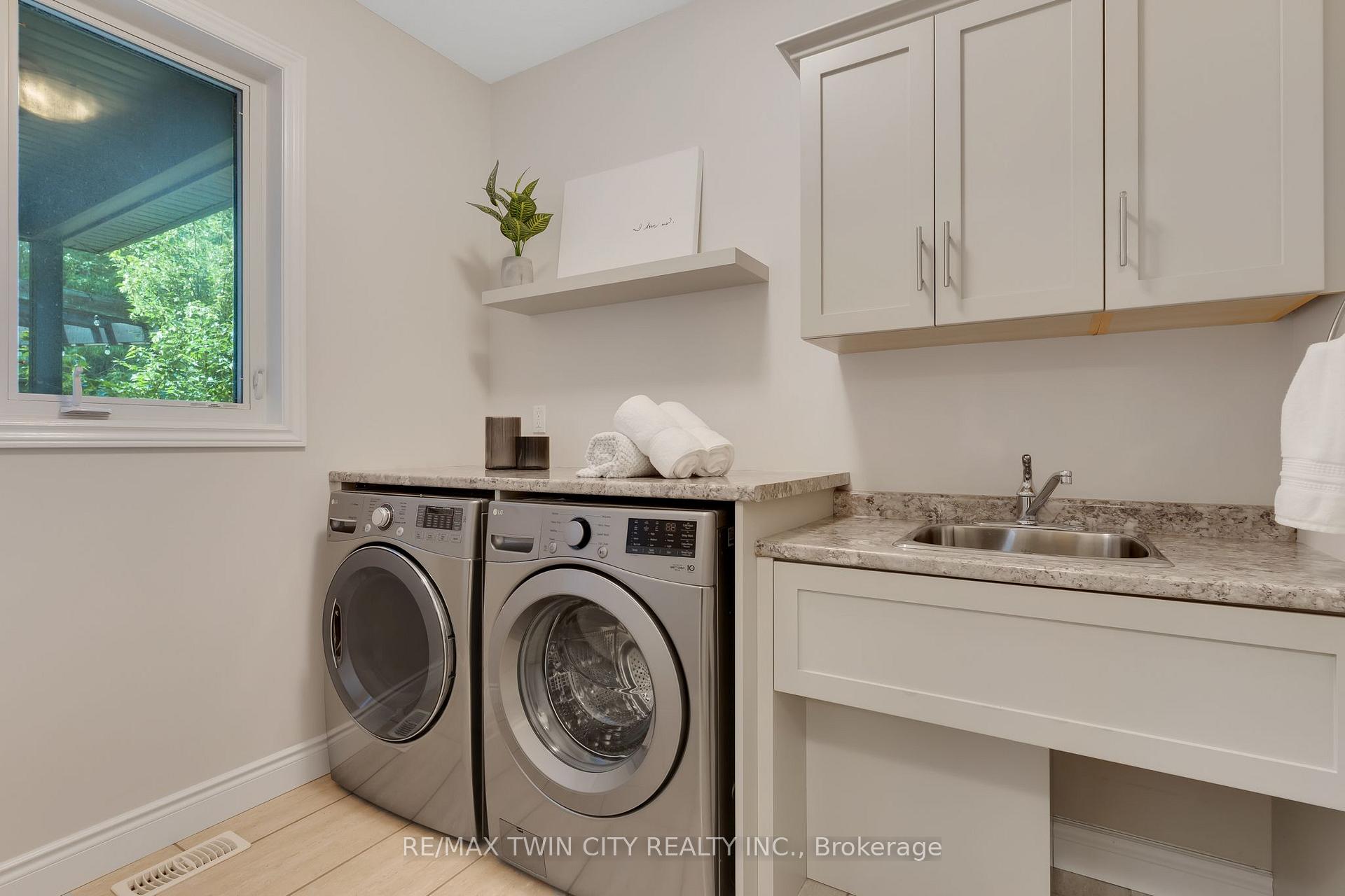 Photo 15 of 269 Carriage Way S, Waterloo, University Downs — HOMEH