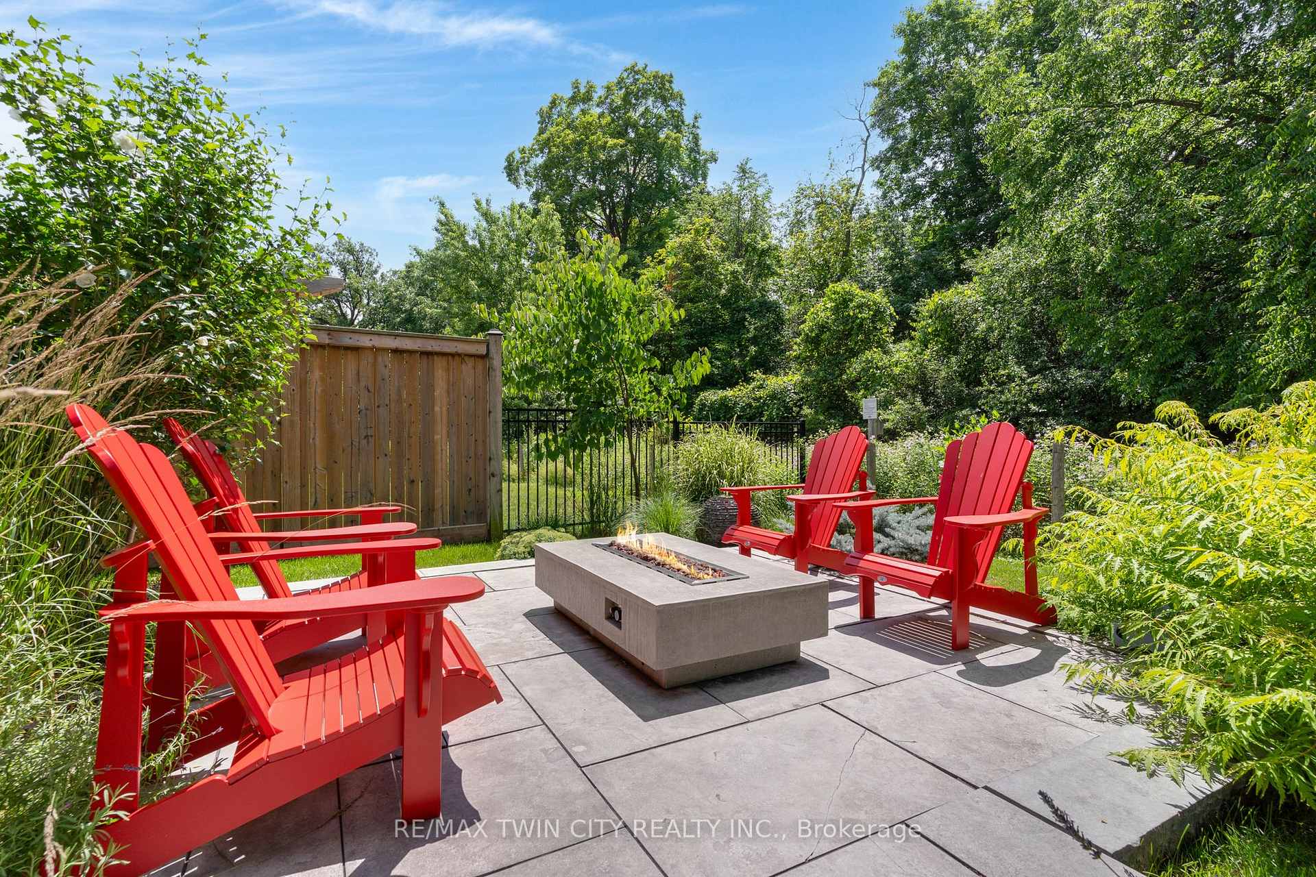Photo 42 of 269 Carriage Way S, Waterloo, University Downs — HOMEH