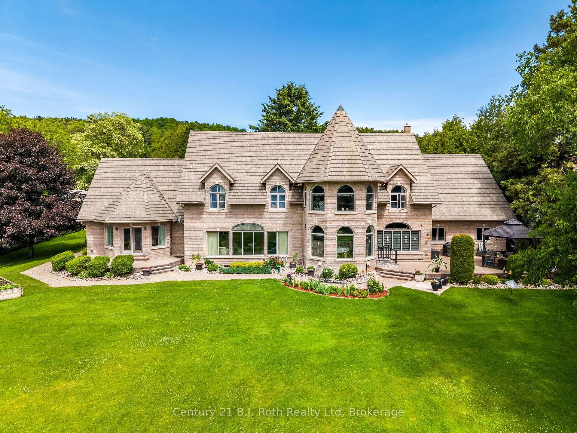 Photo 3 of 339 Champlain Road, Penetanguishene — HOMEH