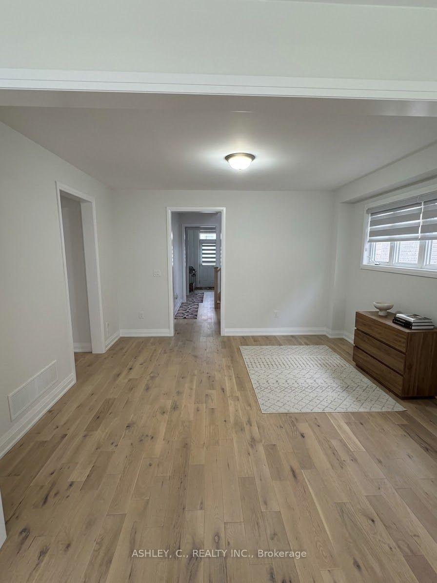 Photo 4 of 25 Gladmary Drive, Brampton, Bram West — HOMEH