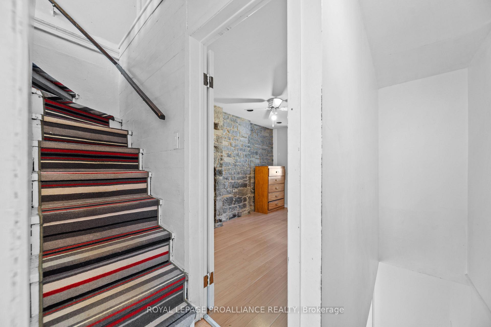 Photo 17 of 10 Rideau Street, Kingston, Central City East — HOMEH
