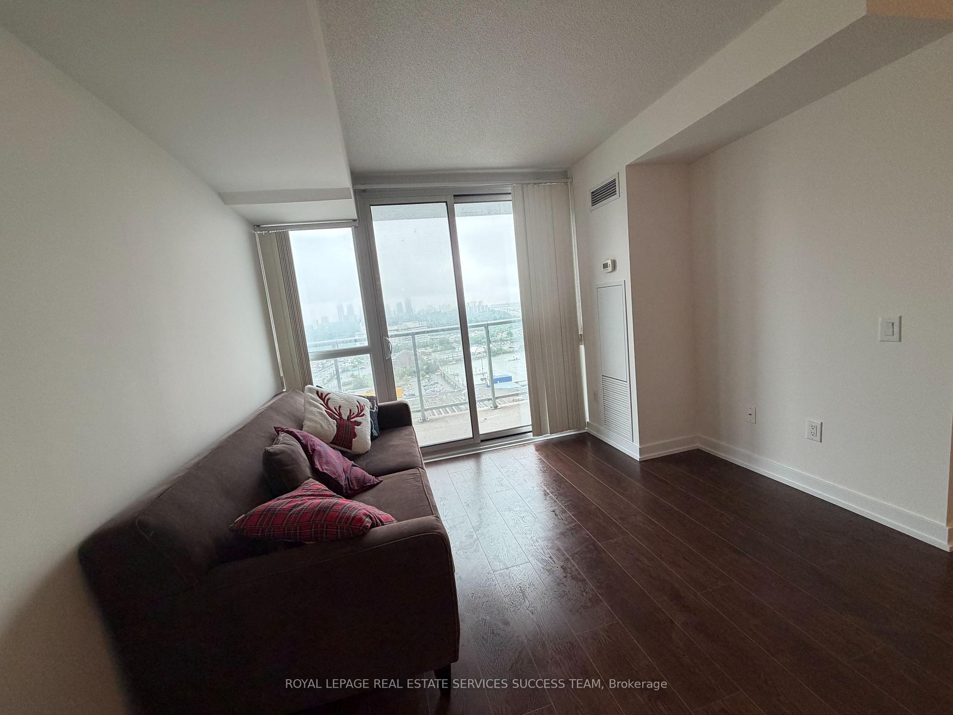 Photo 6 of Unit 1705, 121 Mcmahon Drive, North York, Bayview Village — HOMEH