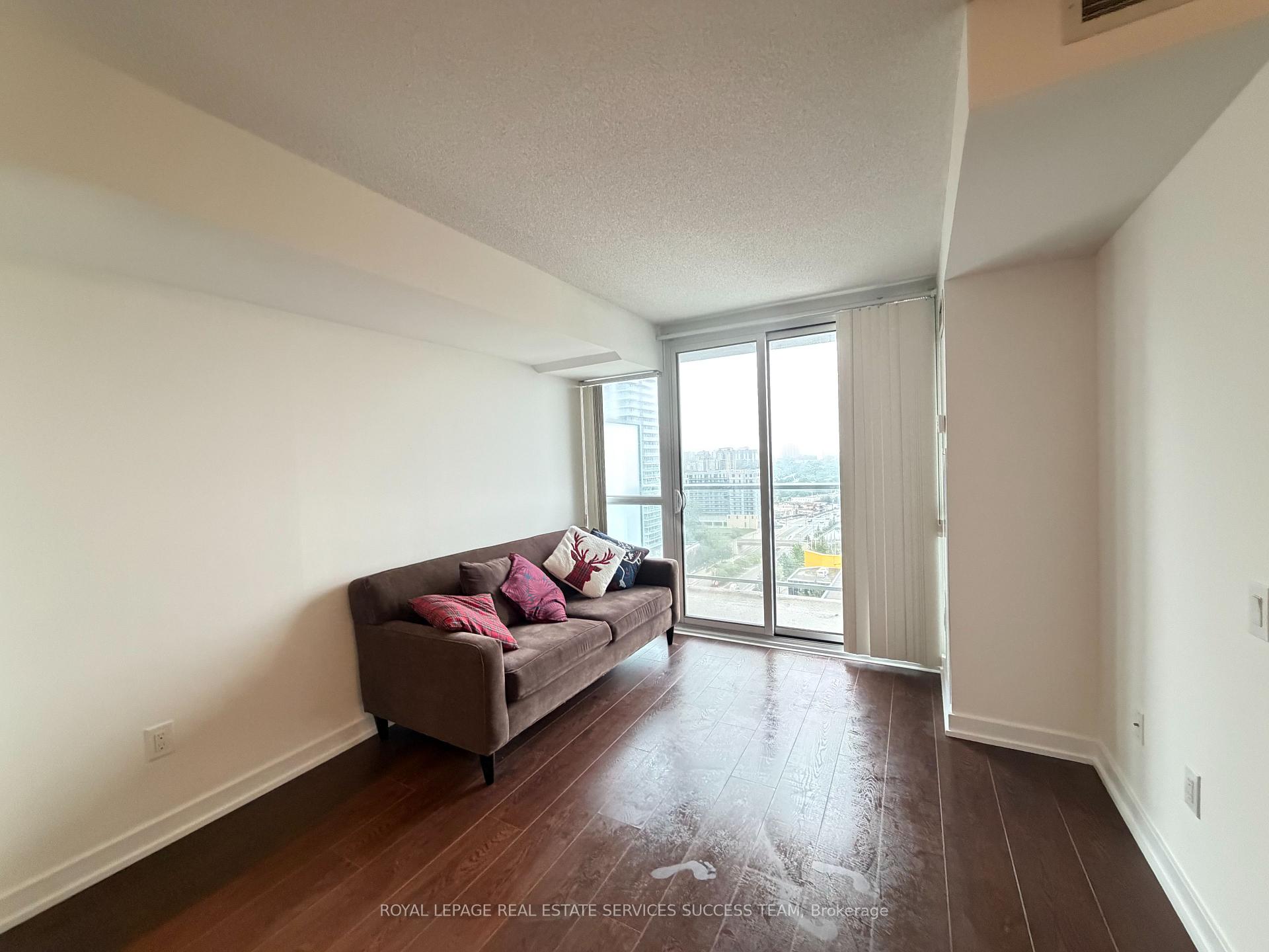 Photo 7 of Unit 1705, 121 Mcmahon Drive, North York, Bayview Village — HOMEH