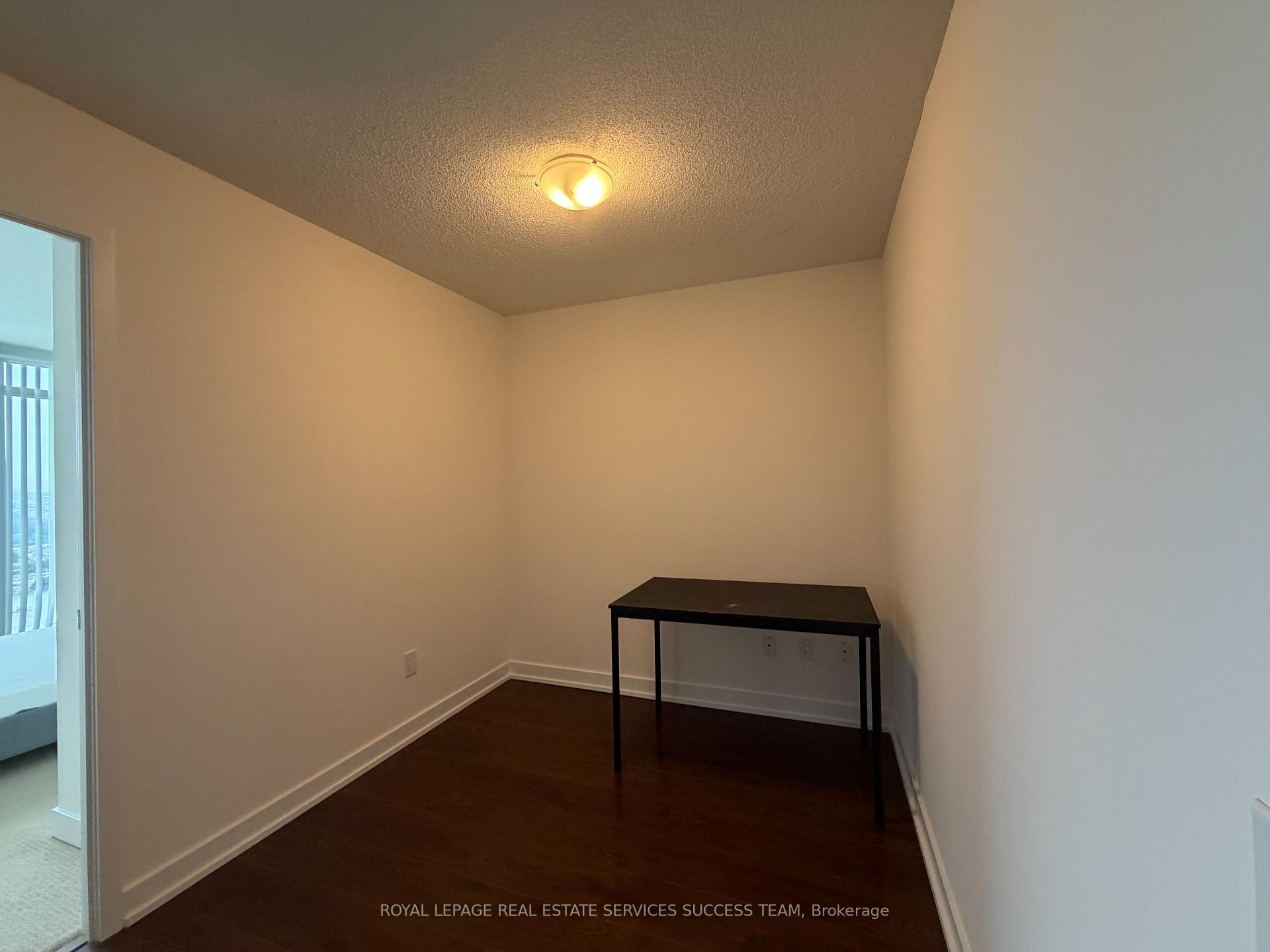 Photo 8 of Unit 1705, 121 Mcmahon Drive, North York, Bayview Village — HOMEH