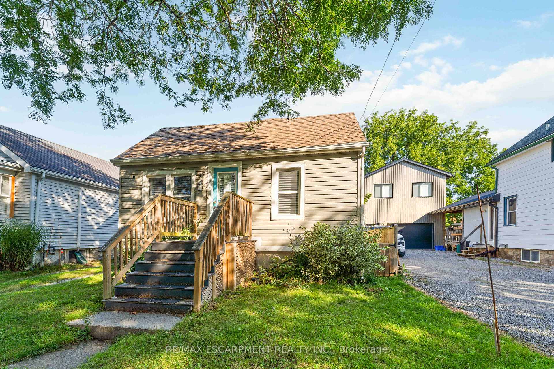 Photo 1 of 37 Maplecrest Avenue, St. Catharines, Burleigh Hill — HOMEH