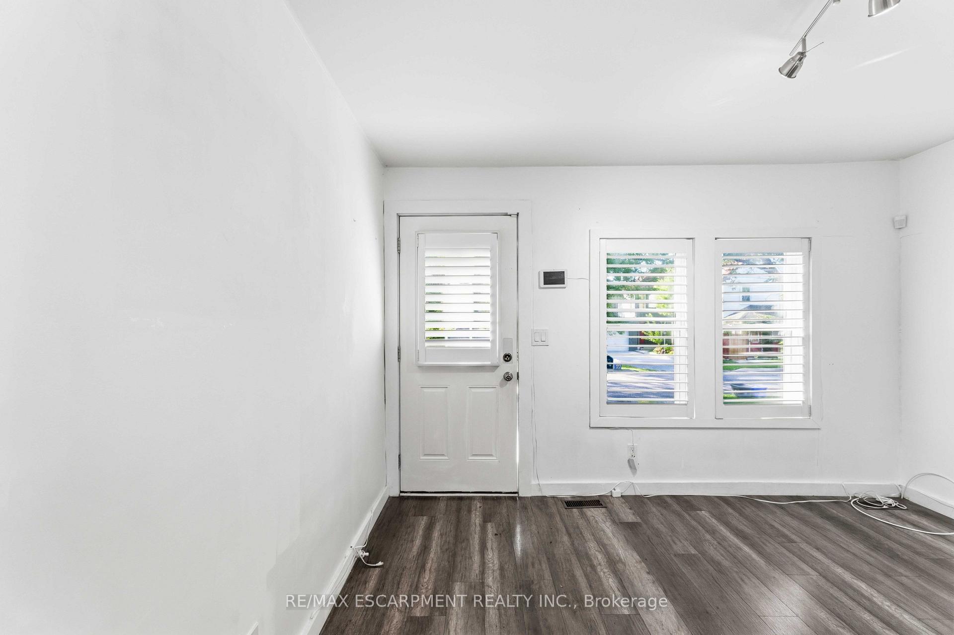 Photo 5 of 37 Maplecrest Avenue, St. Catharines, Burleigh Hill — HOMEH