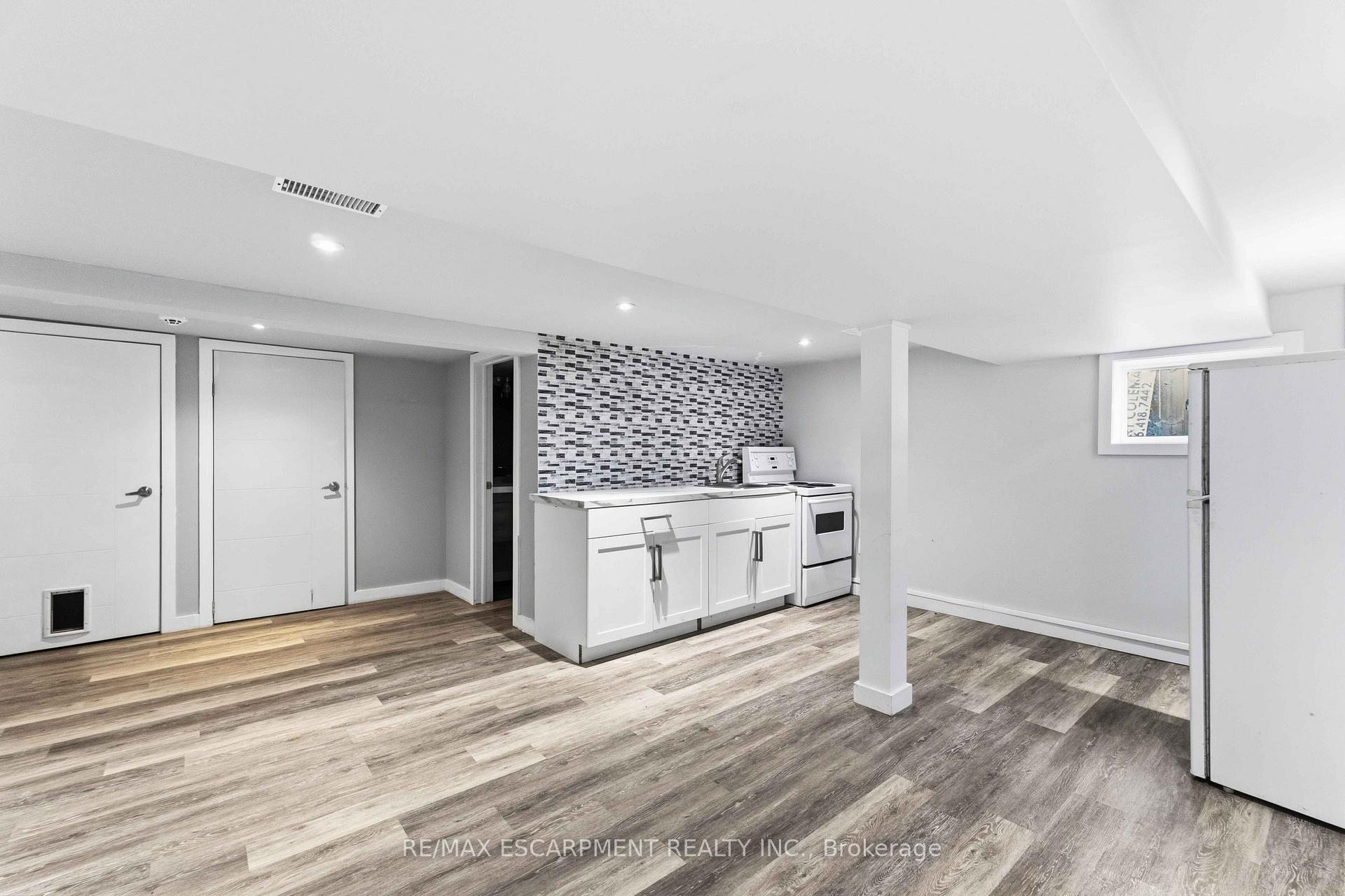 Photo 24 of 37 Maplecrest Avenue, St. Catharines, Burleigh Hill — HOMEH