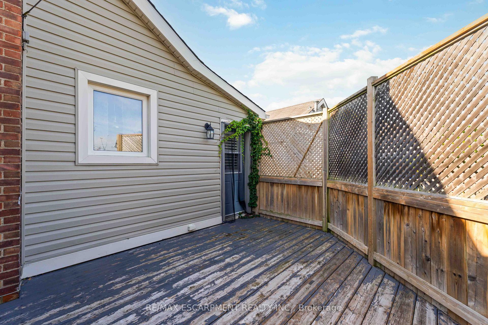 Photo 27 of 37 Maplecrest Avenue, St. Catharines, Burleigh Hill — HOMEH