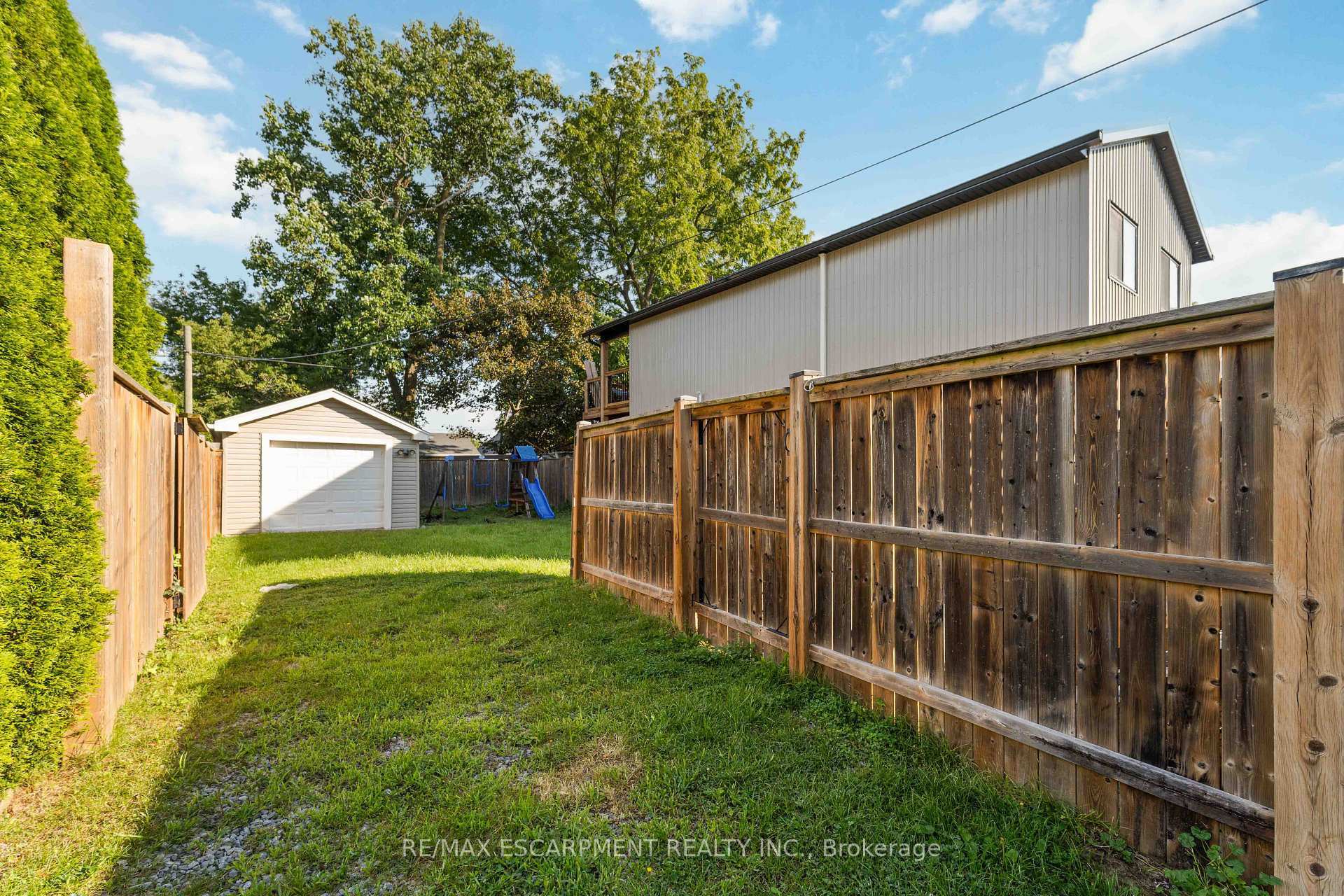 Photo 28 of 37 Maplecrest Avenue, St. Catharines, Burleigh Hill — HOMEH
