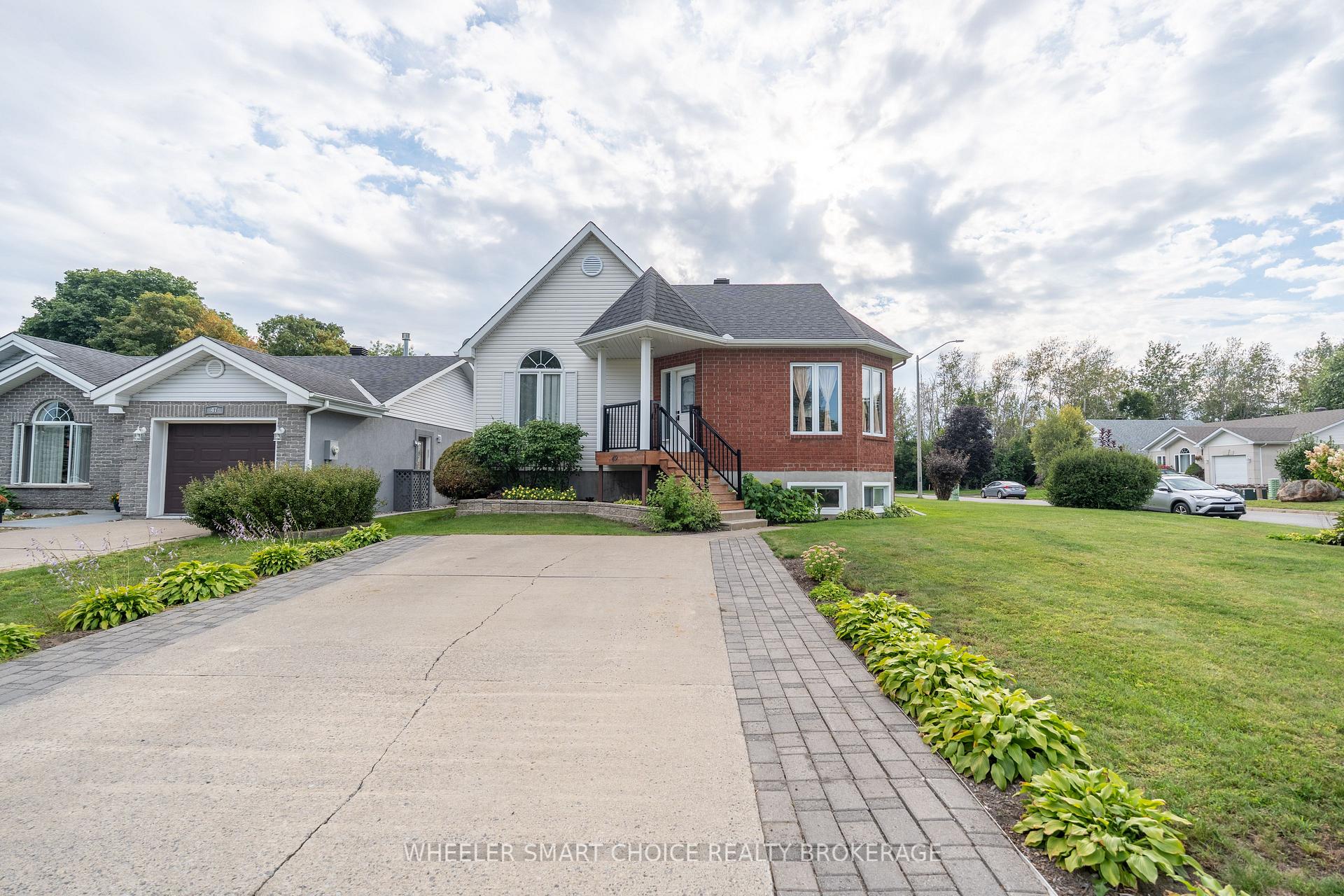 Photo 5 of 49 Barnhart Drive, South Stormont, Long Sault — HOMEH