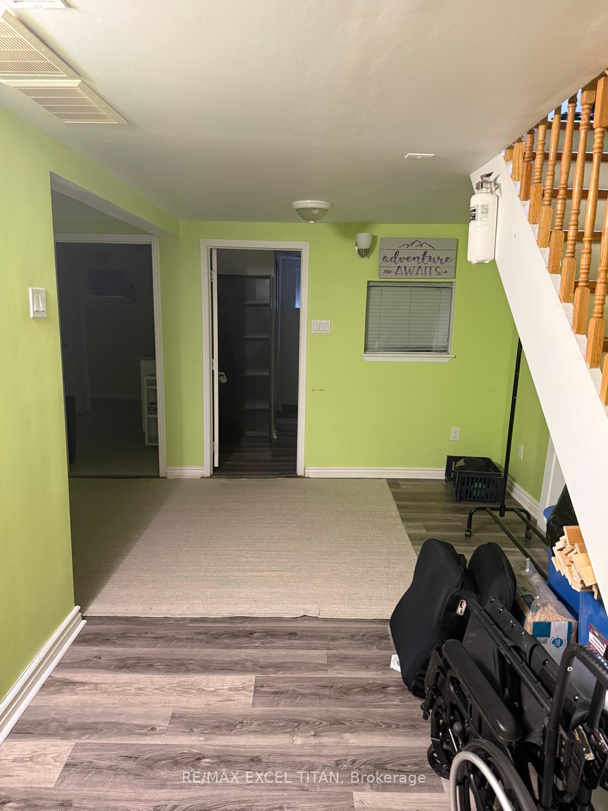 Photo 19 of 35 Cairnside Crescent, North York, Pleasant View — HOMEH