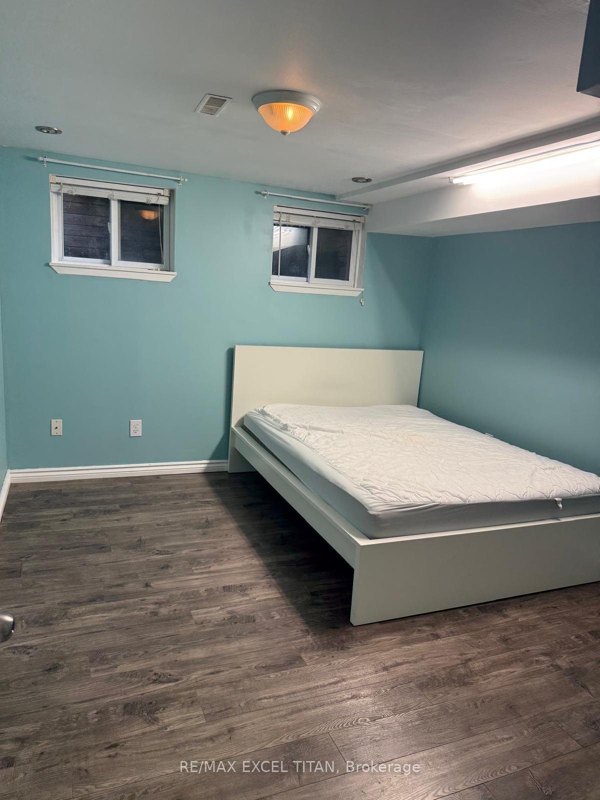 Photo 24 of 35 Cairnside Crescent, North York, Pleasant View — HOMEH