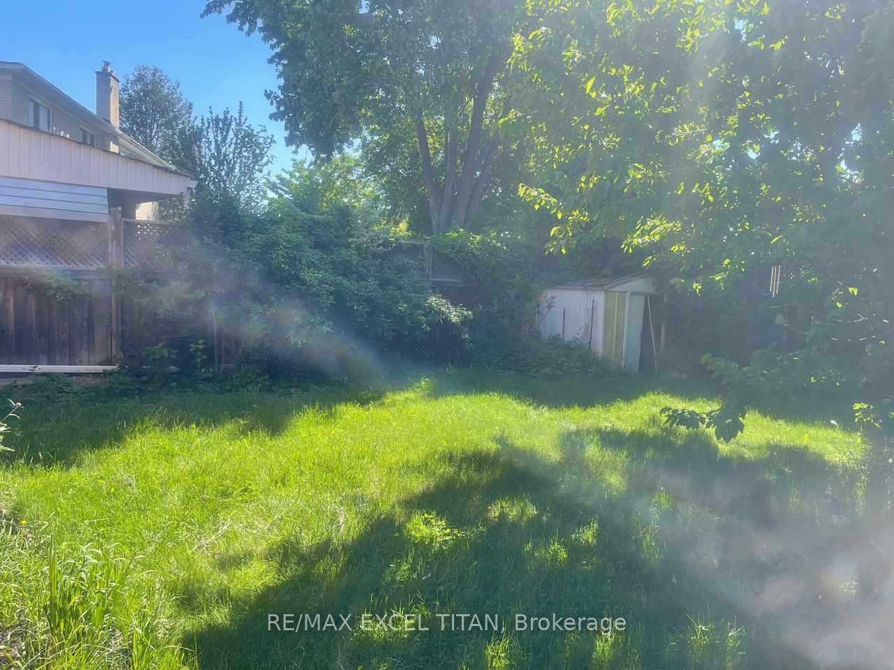Photo 28 of 35 Cairnside Crescent, North York, Pleasant View — HOMEH