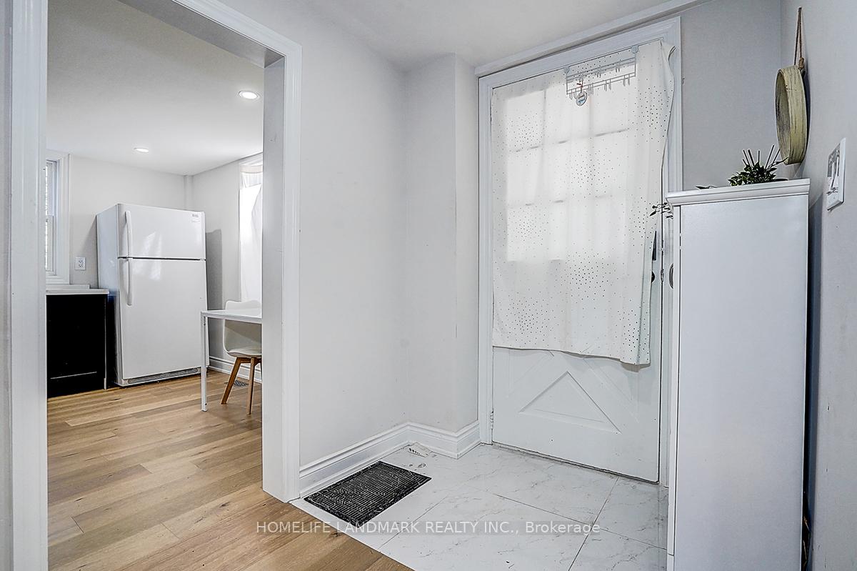 Photo 2 of 18846 Leslie Street, East Gwillimbury, Sharon — HOMEH