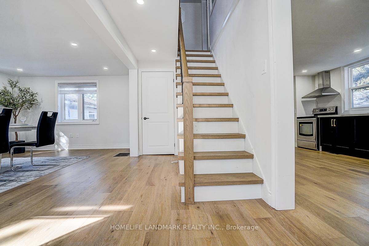 Photo 3 of 18846 Leslie Street, East Gwillimbury, Sharon — HOMEH