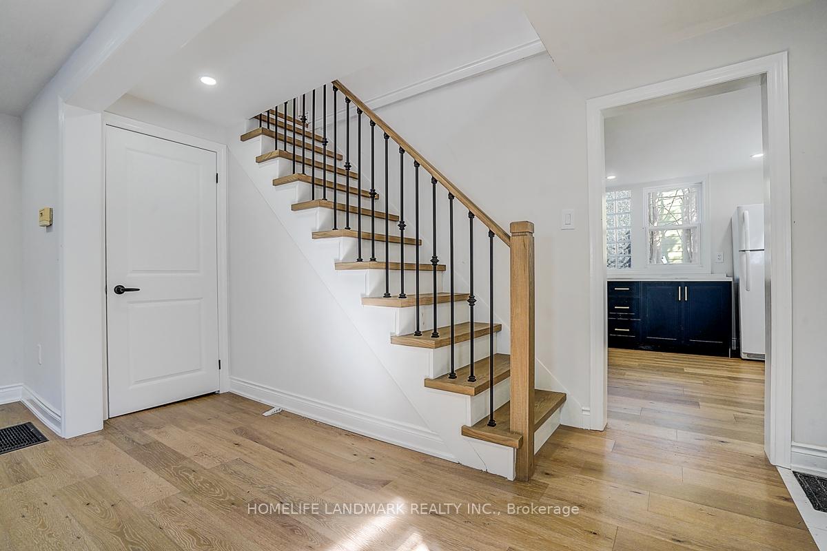 Photo 4 of 18846 Leslie Street, East Gwillimbury, Sharon — HOMEH