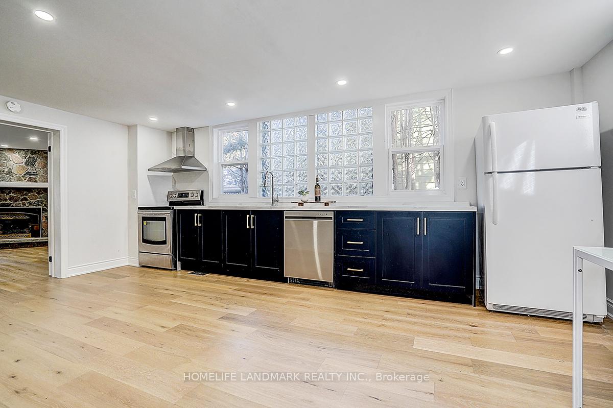 Photo 10 of 18846 Leslie Street, East Gwillimbury, Sharon — HOMEH