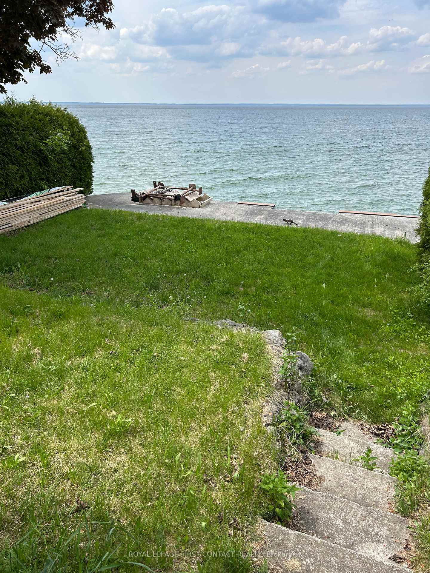 Photo 9 of 523 Lake Drive E, Georgina, Historic Lakeshore Communities — HOMEH