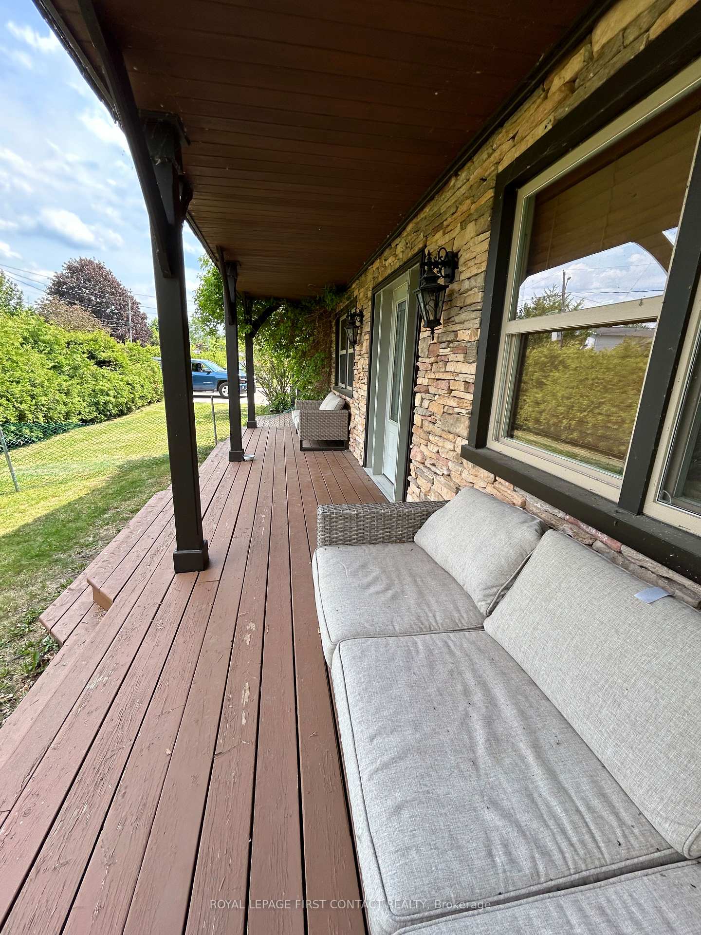 Photo 12 of 523 Lake Drive E, Georgina, Historic Lakeshore Communities — HOMEH