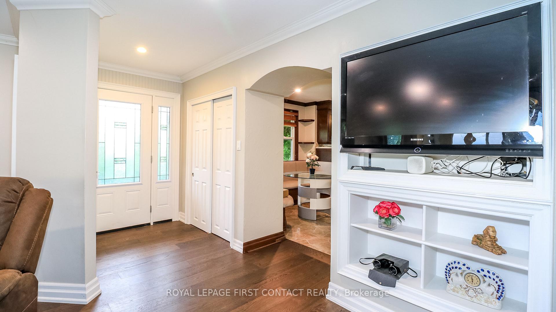 Photo 20 of 523 Lake Drive E, Georgina, Historic Lakeshore Communities — HOMEH