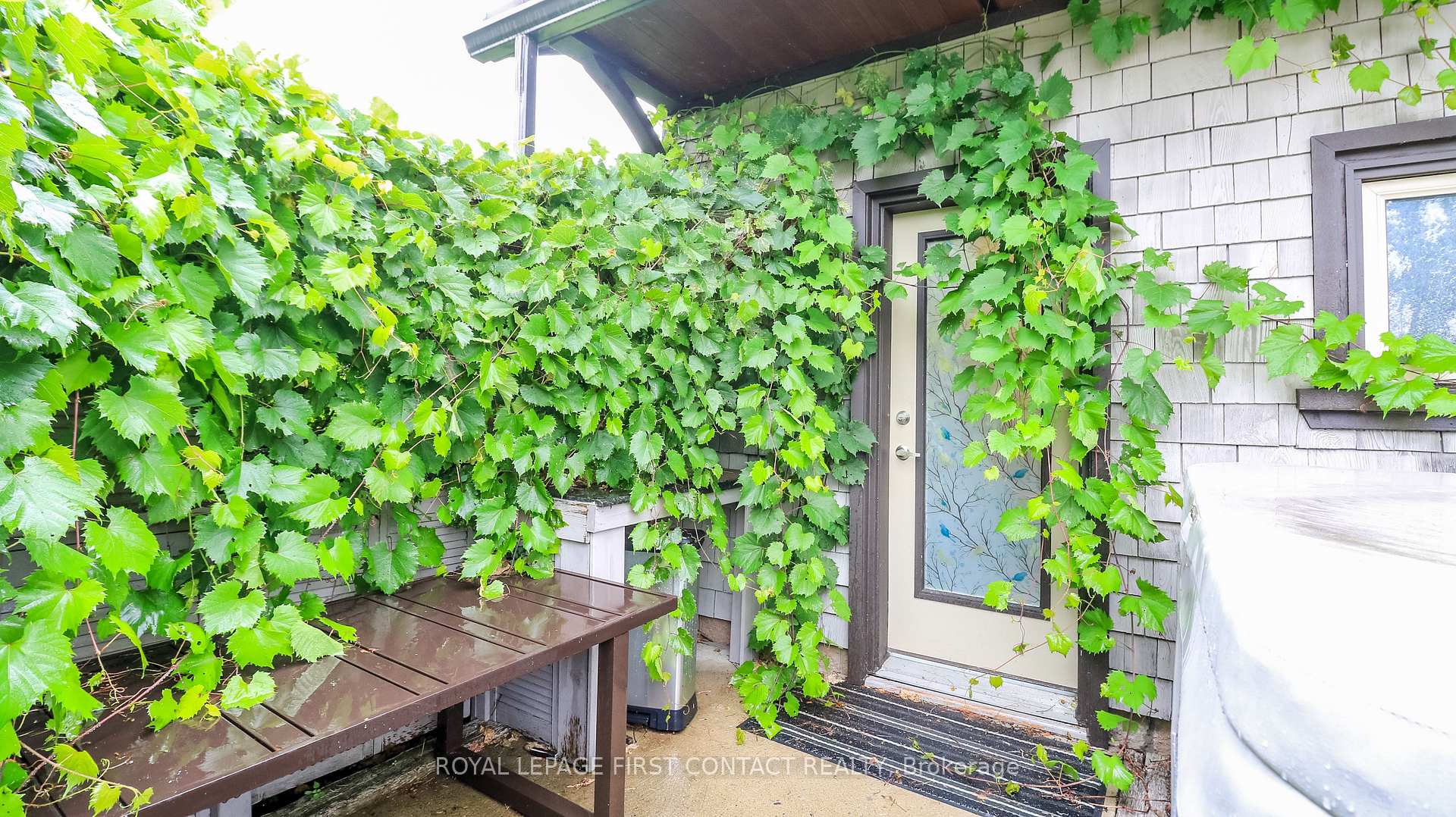 Photo 32 of 523 Lake Drive E, Georgina, Historic Lakeshore Communities — HOMEH