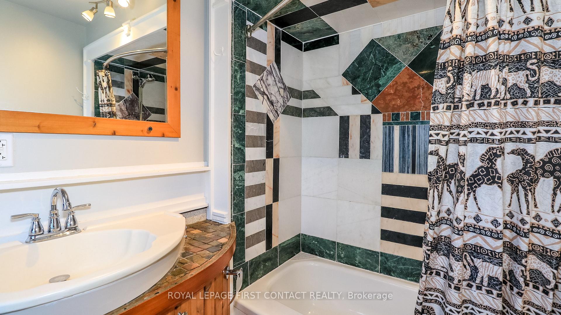 Photo 35 of 523 Lake Drive E, Georgina, Historic Lakeshore Communities — HOMEH