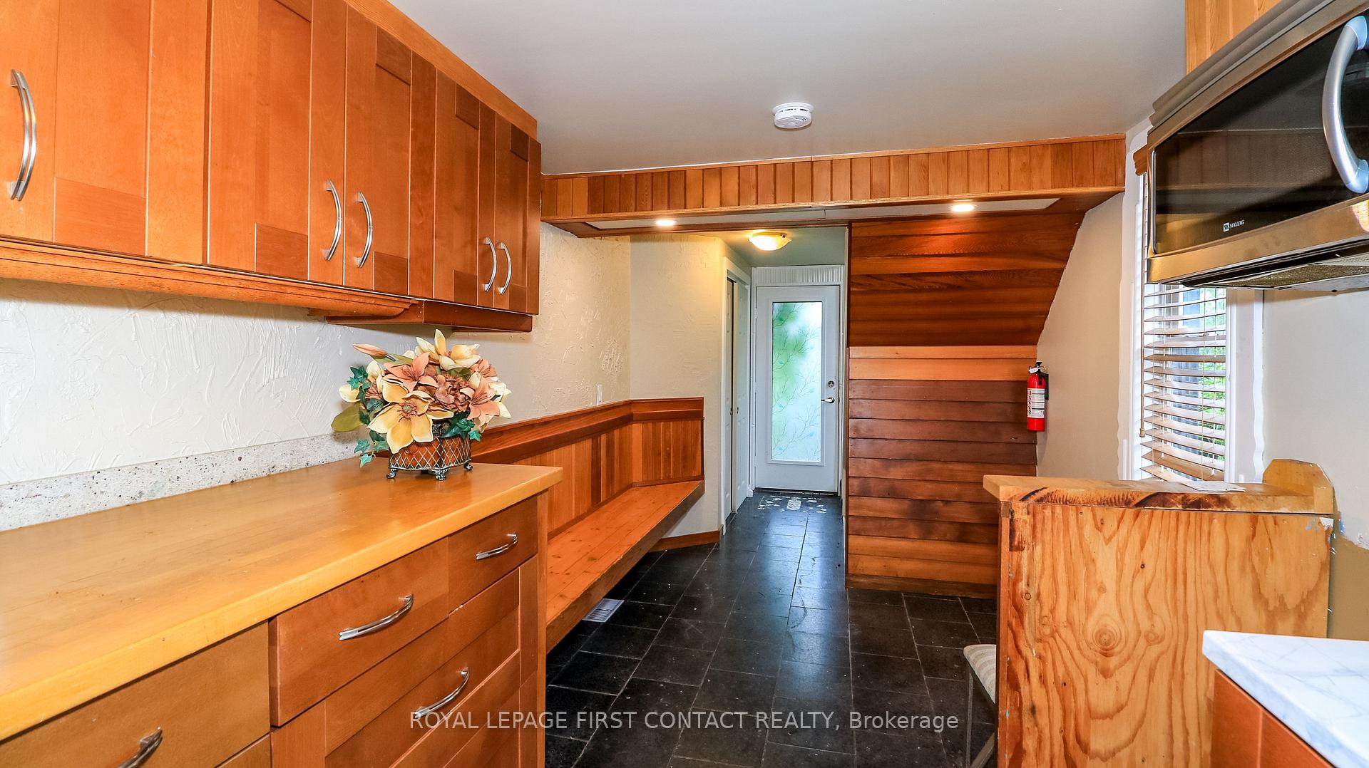 Photo 36 of 523 Lake Drive E, Georgina, Historic Lakeshore Communities — HOMEH