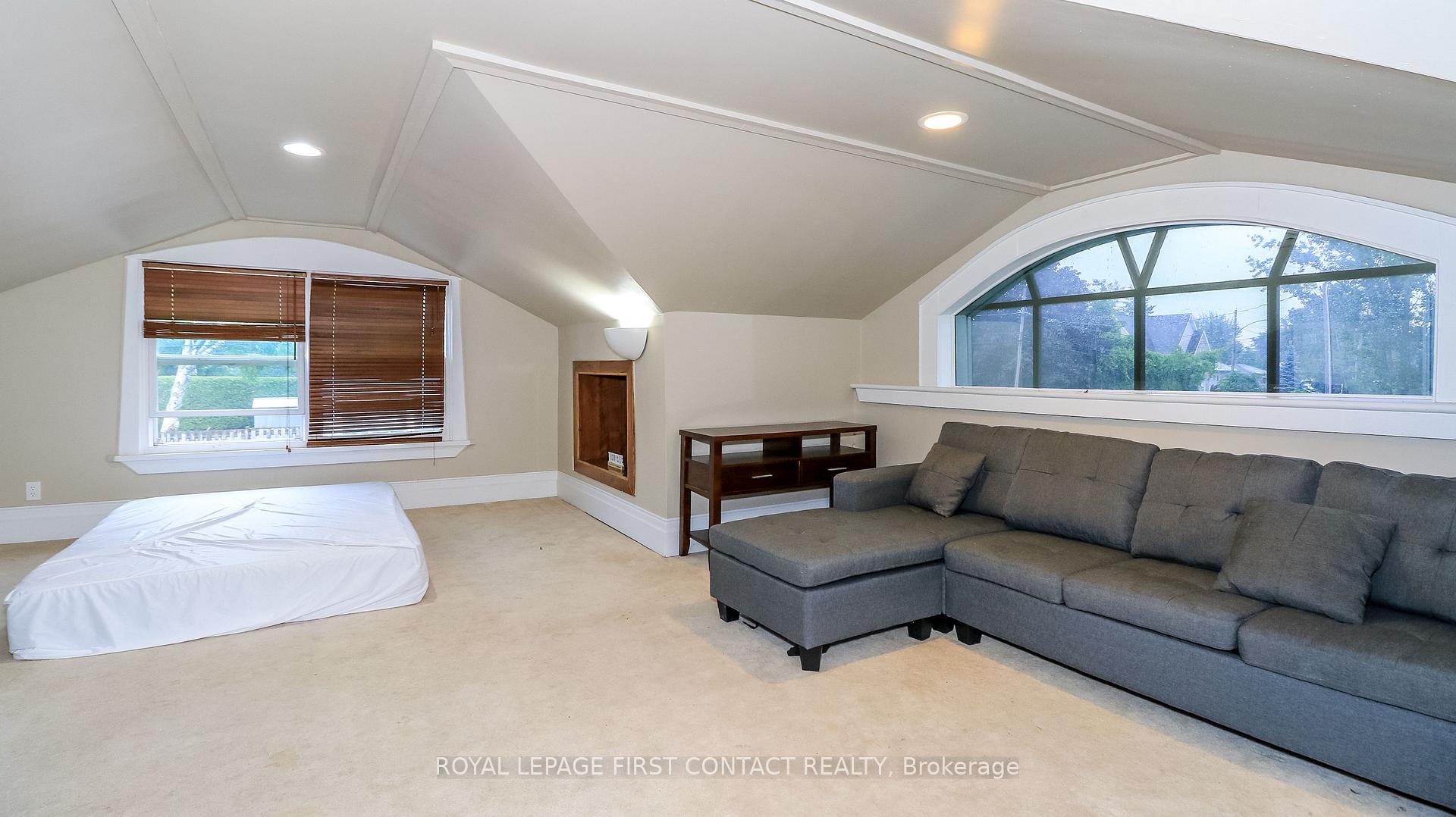 Photo 37 of 523 Lake Drive E, Georgina, Historic Lakeshore Communities — HOMEH