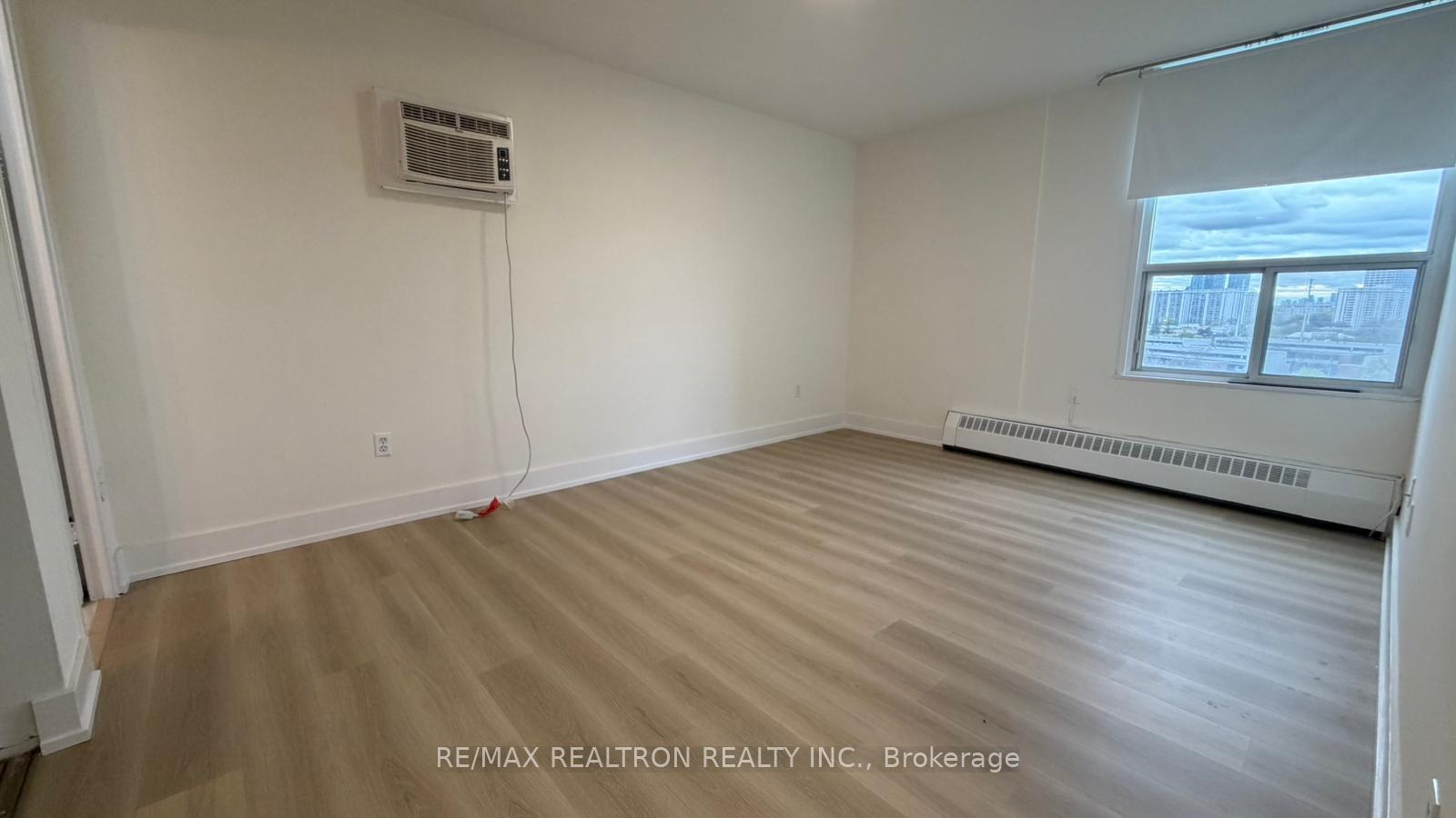 Photo 12 of Unit 903, 15 Vicora Linkway, Toronto, Flemingdon Park — HOMEH